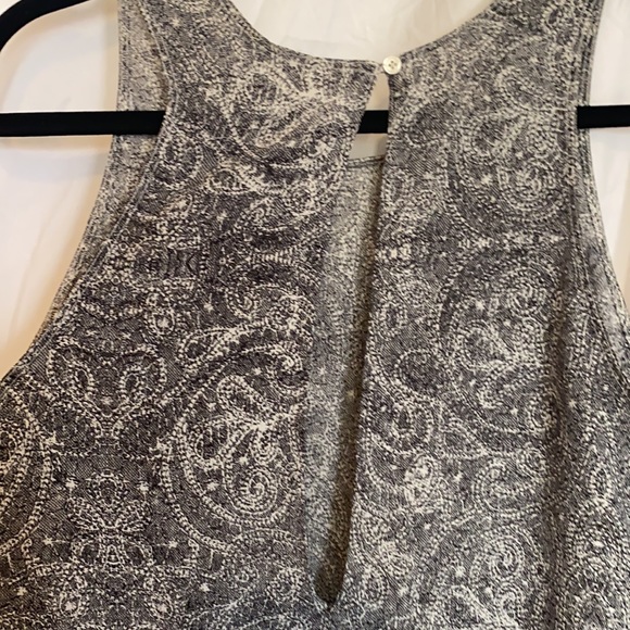 Aritzia Wilfred silk top - Picture 4 of 4